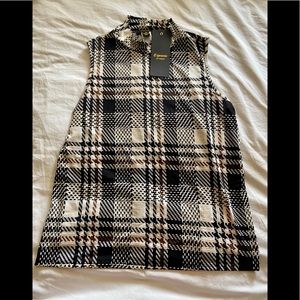 New with tags — Sleeveless mock turtleneck